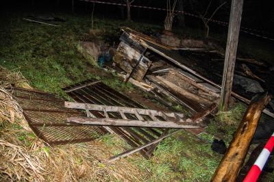 Remshalden-Geradstetten: Toedlicher Unfall - Huette stuerzt ein und begraebt Mann unter sich